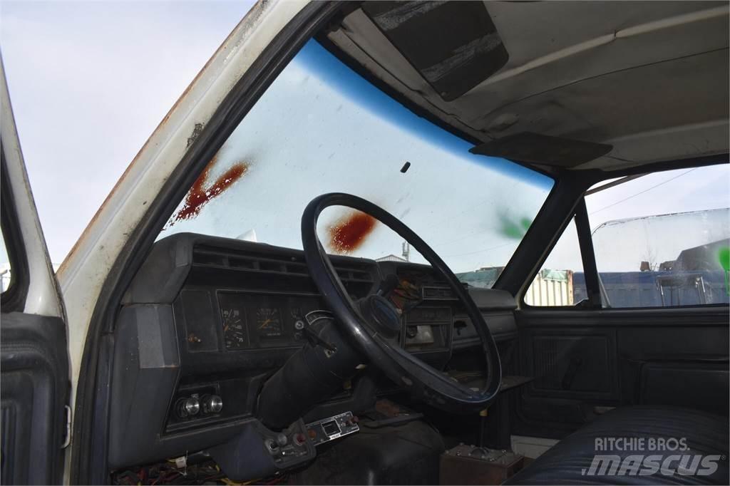 Ford F900 Sklápače
