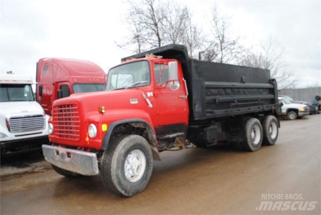 Ford L8000 Sklápače