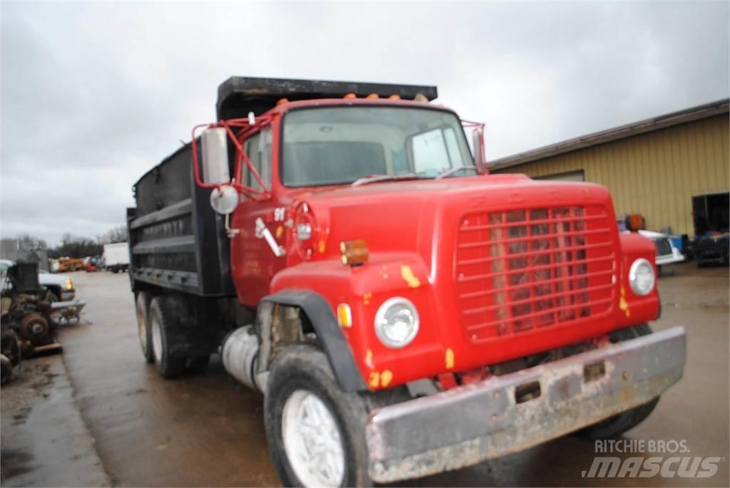 Ford L8000 Sklápače