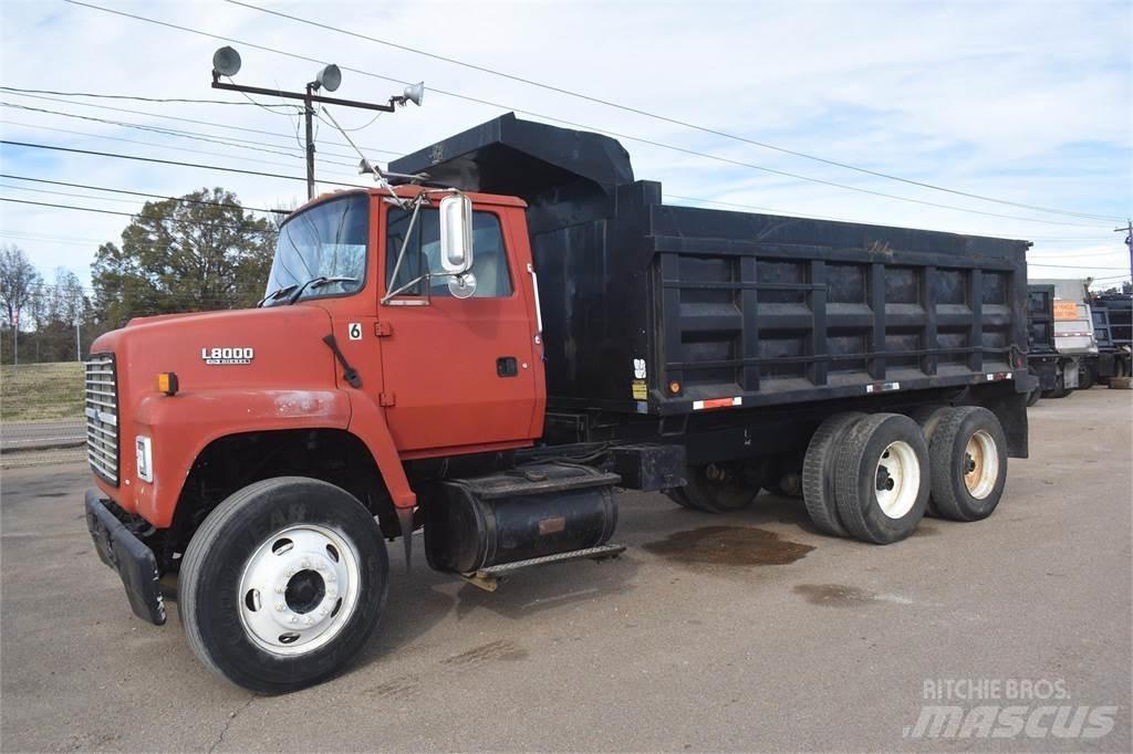 Ford L8000 Sklápače