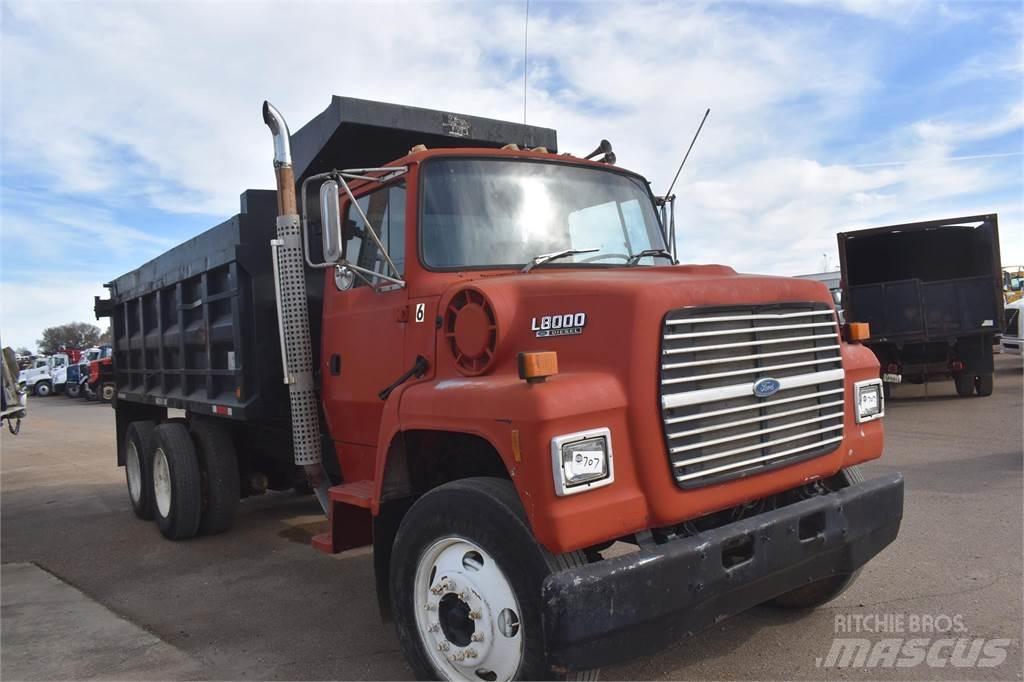 Ford L8000 Sklápače