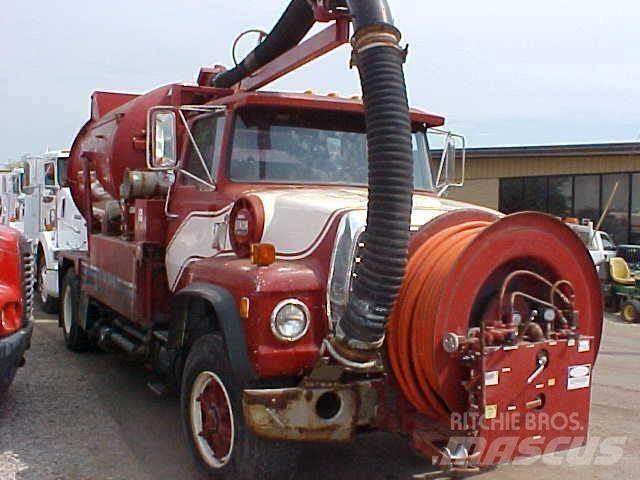 Ford L8000 Cisternové nákladné vozidlá