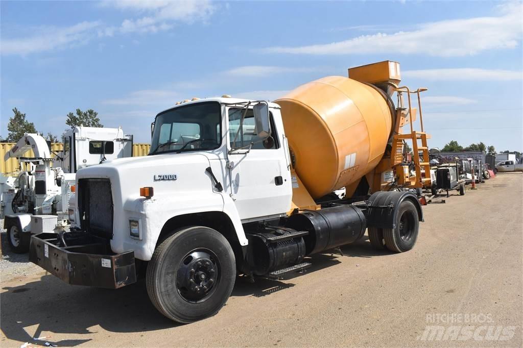 Ford LN7000 Domiešavače betónu