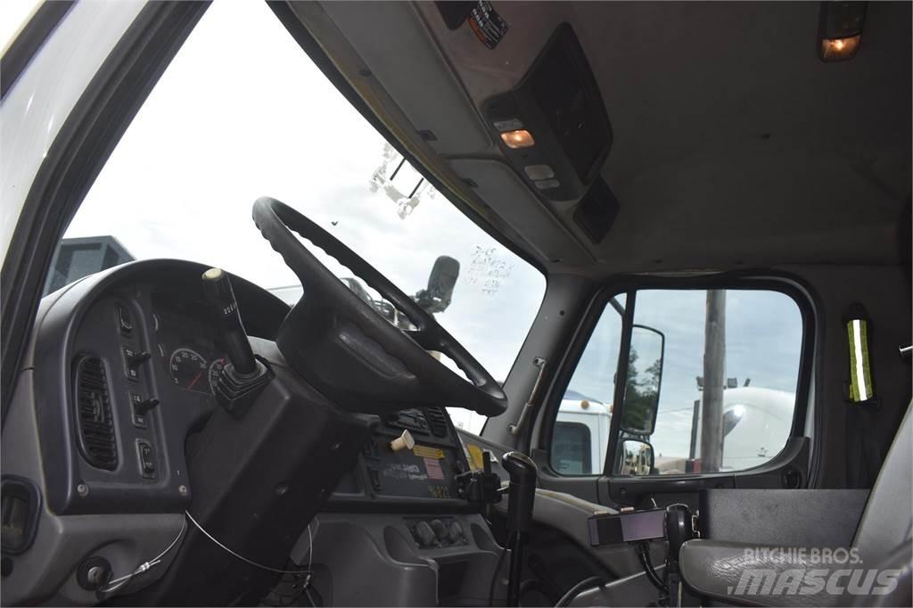 Freightliner 108SD Komunálne / Multi-úžitkové vozidlá
