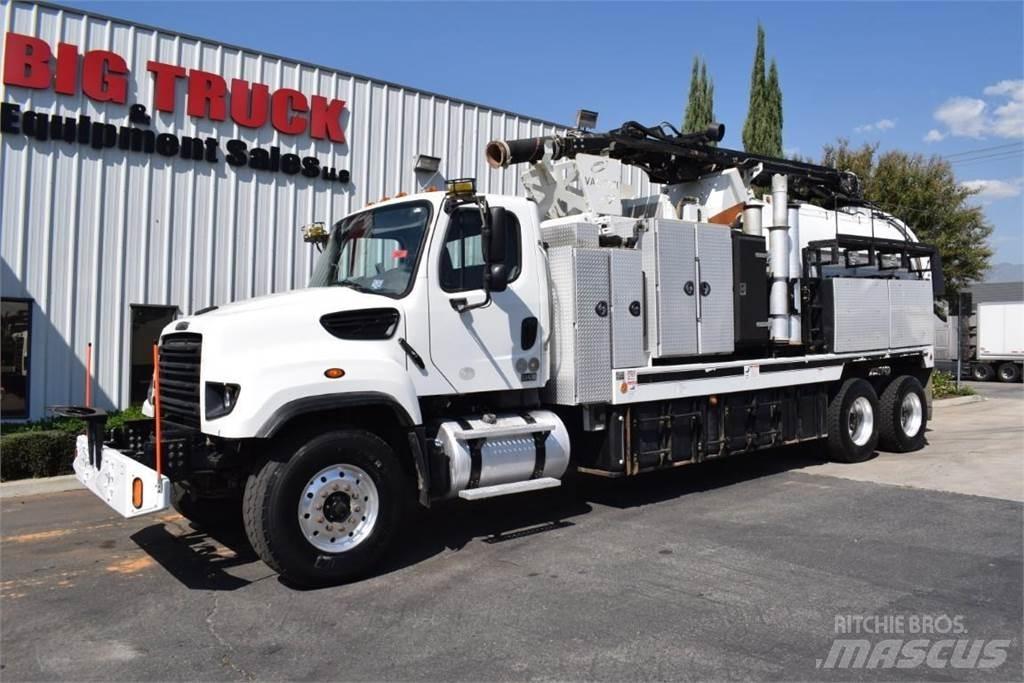 Freightliner 114SD Cisternové nákladné vozidlá