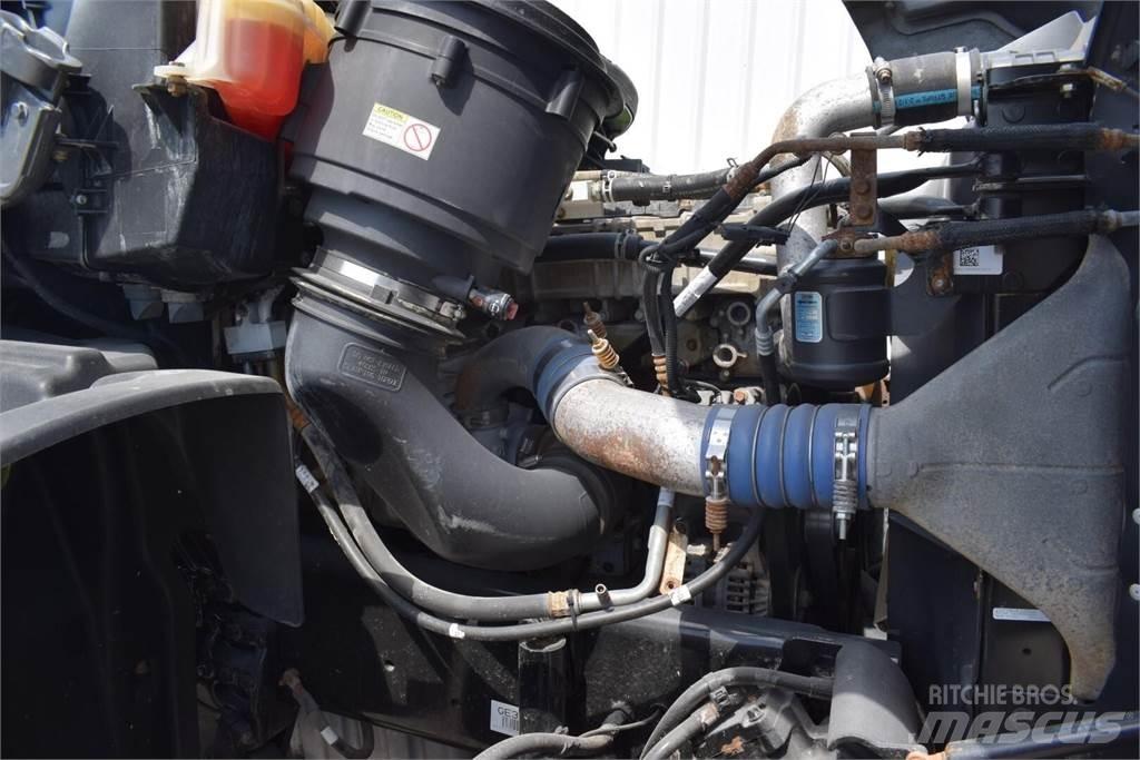 Freightliner 114SD Cisternové nákladné vozidlá
