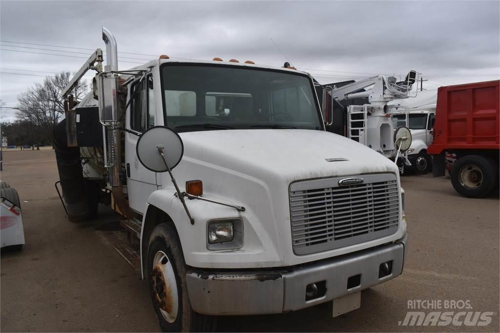 Freightliner FL70 Cisternové nákladné vozidlá