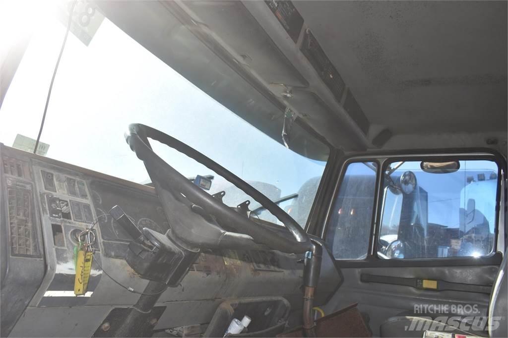 Freightliner FLC112 Sklápače