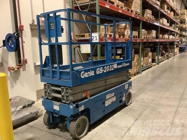Genie GS2032 Nožnicové zdvíhacie plošiny