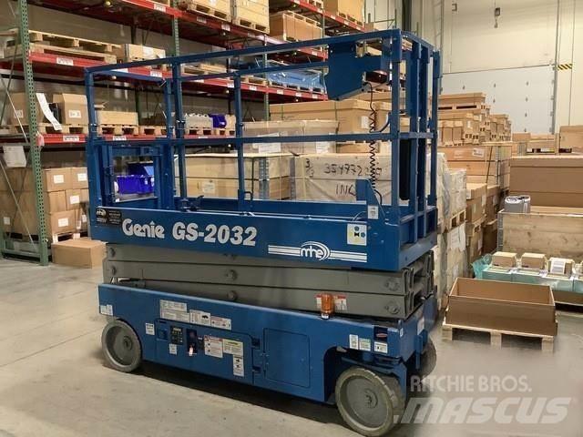 Genie GS2032 Nožnicové zdvíhacie plošiny