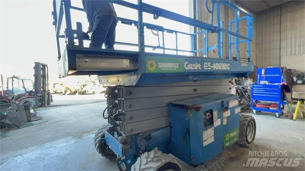 Genie GS4069DC Nožnicové zdvíhacie plošiny