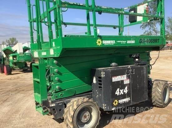 Genie GS4069RT Nožnicové zdvíhacie plošiny