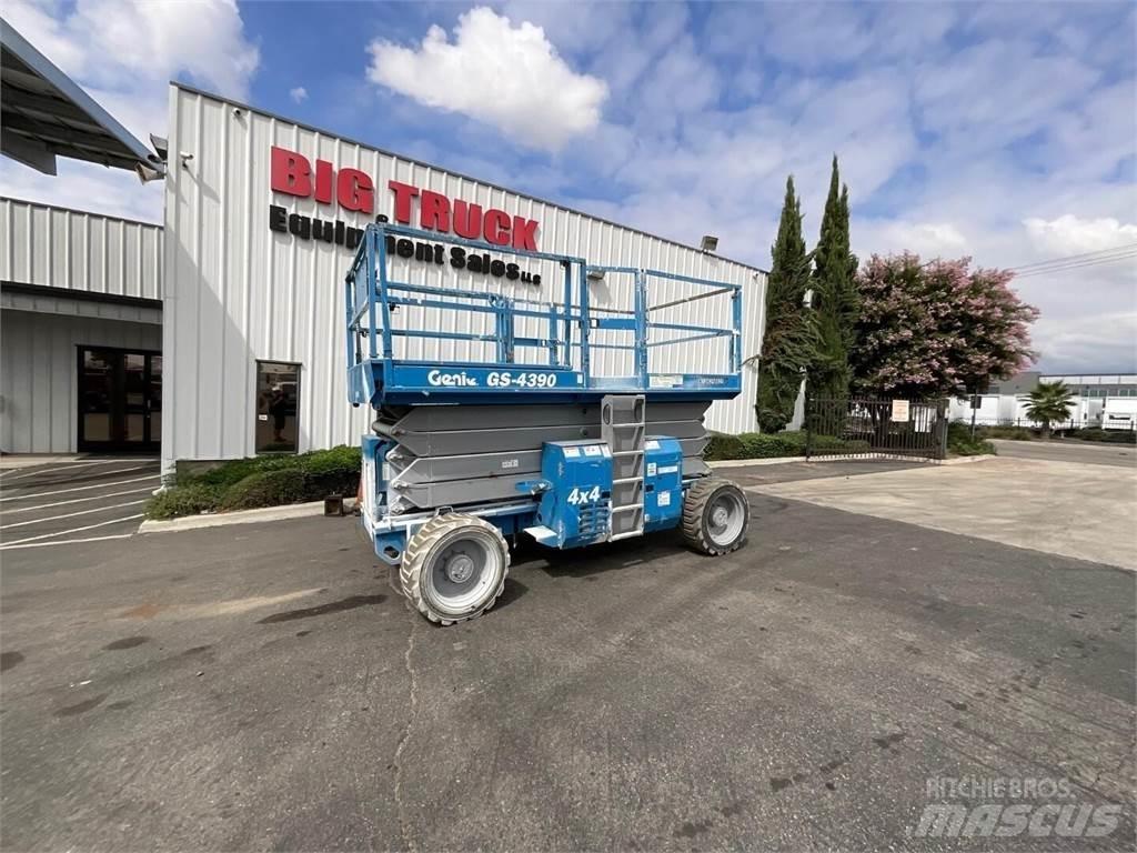Genie GS4390RT Nožnicové zdvíhacie plošiny