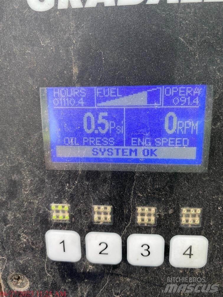 Gradall XL3300 V Kolesové rýpadlá