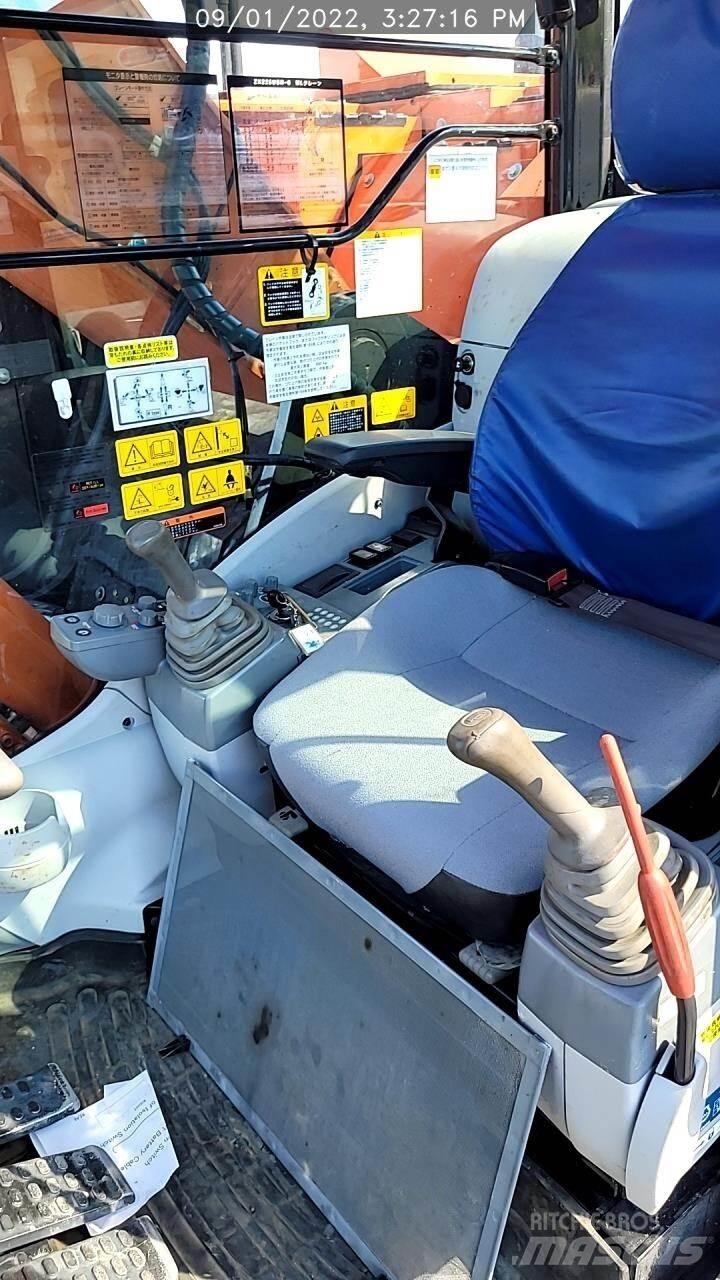 Hitachi ZX225US-6 Pásové rýpadlá