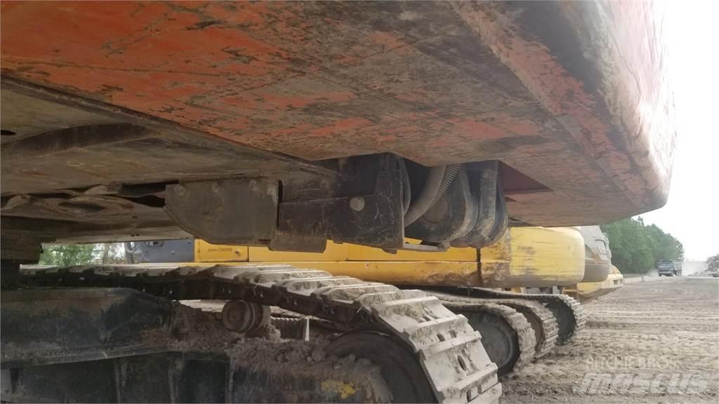 Hitachi ZX670 LC-5B Pásové rýpadlá