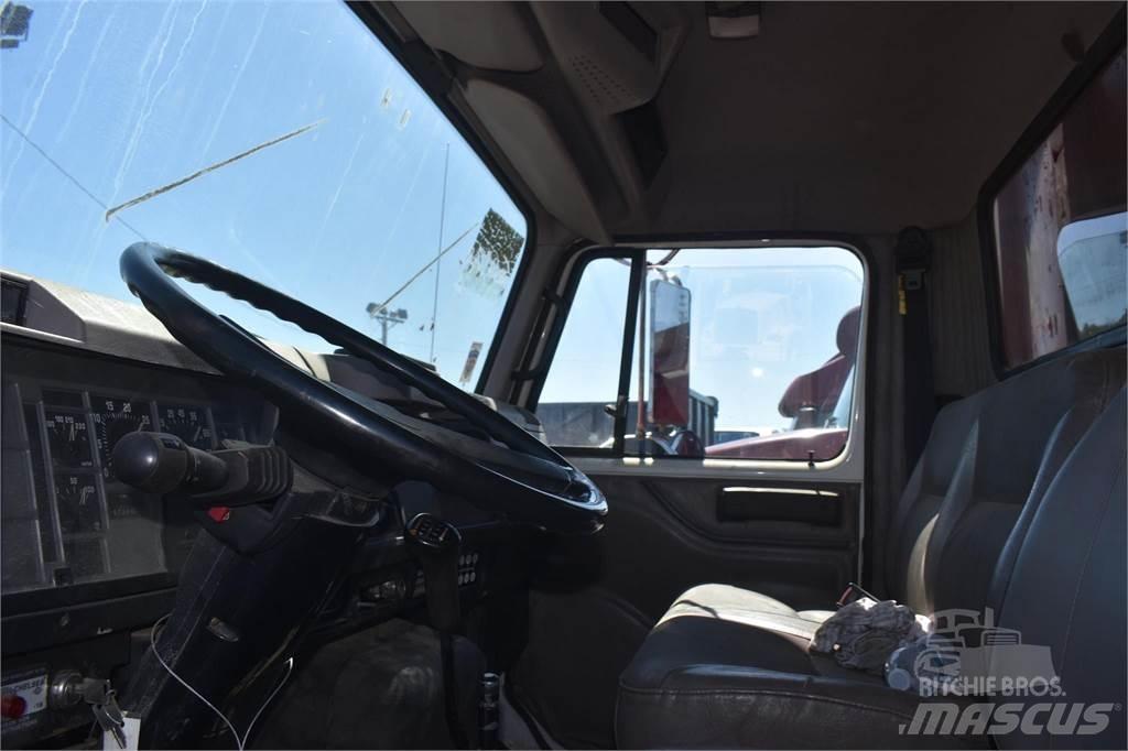 International 4700 Sklápače