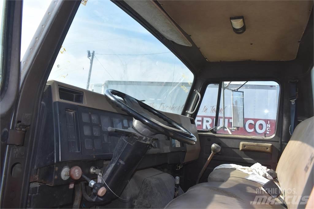 International 4900 Autožeriavy, hydraulické ruky