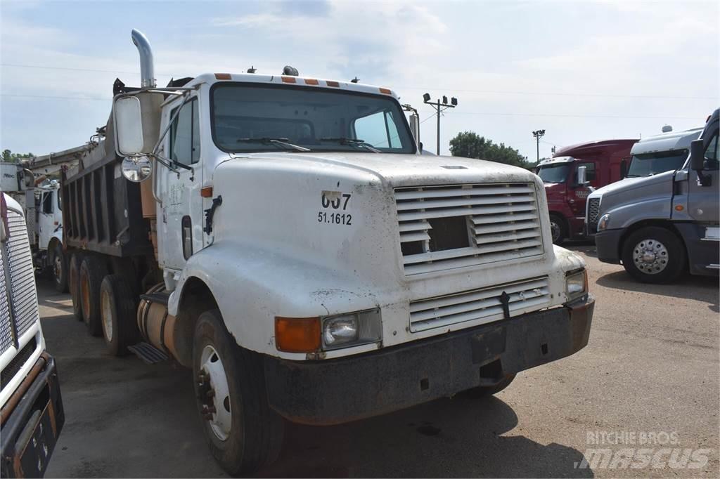 International 8200 Sklápače