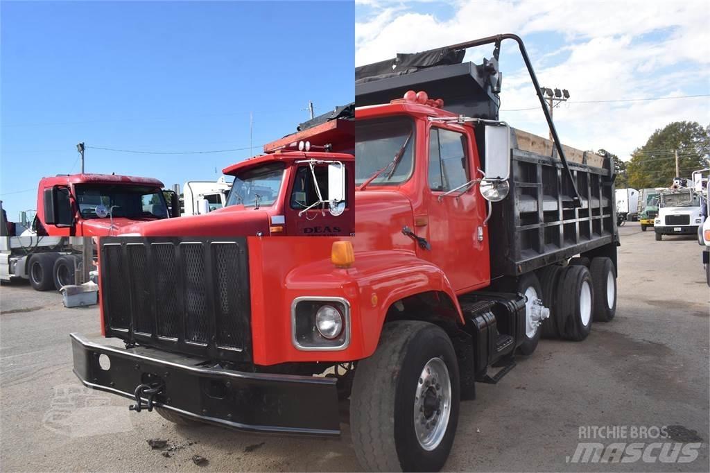 International S2600 Sklápače