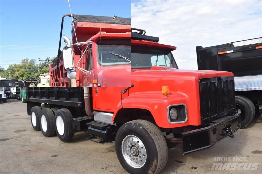 International S2600 Sklápače
