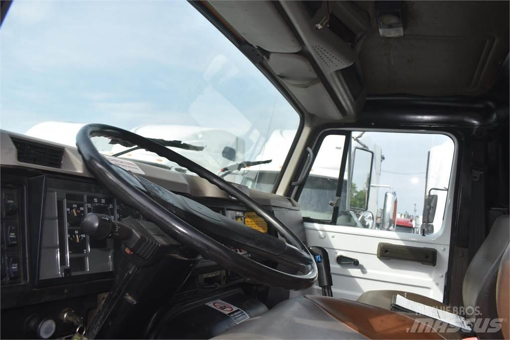 International S2600 Sklápače