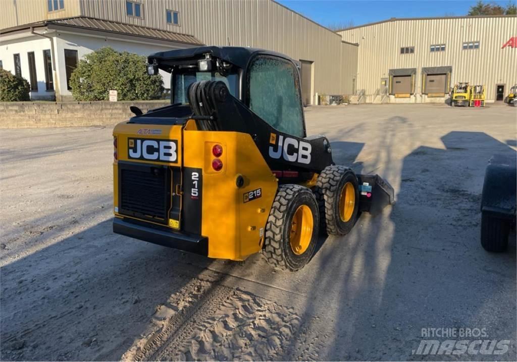 JCB 215 Šmykom riadené nakladače