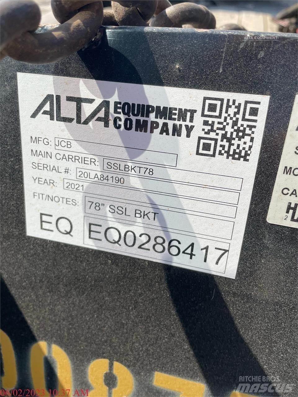 JCB 270 Šmykom riadené nakladače