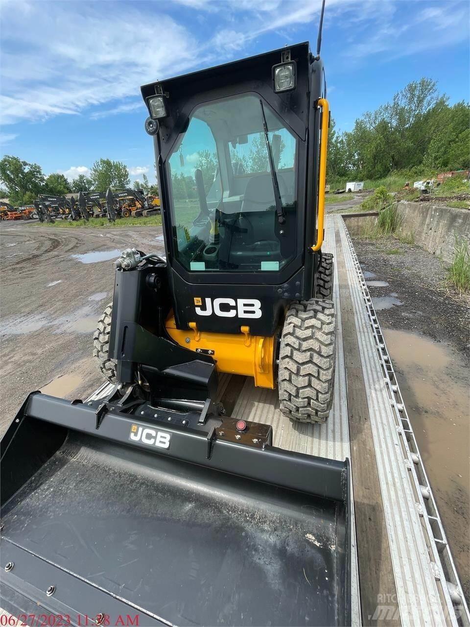 JCB 300 Šmykom riadené nakladače