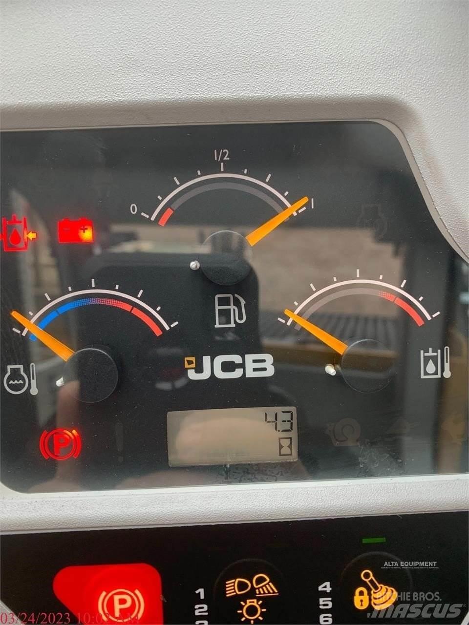 JCB 3TS-8T Šmykom riadené nakladače