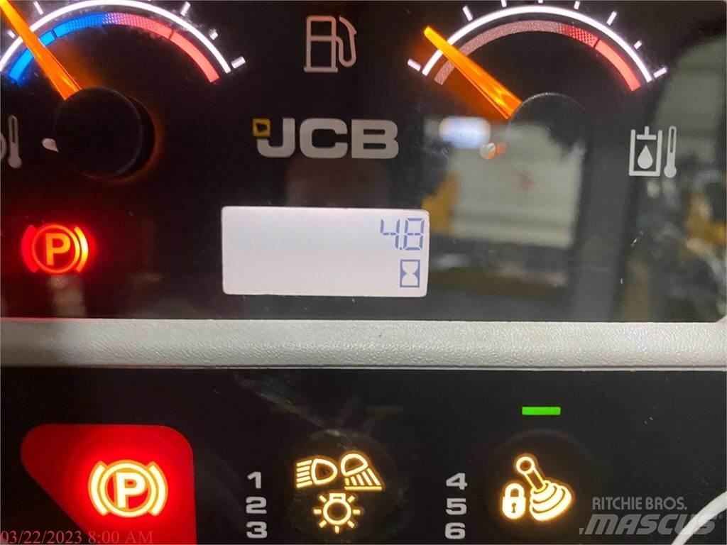 JCB 3TS-8W Šmykom riadené nakladače