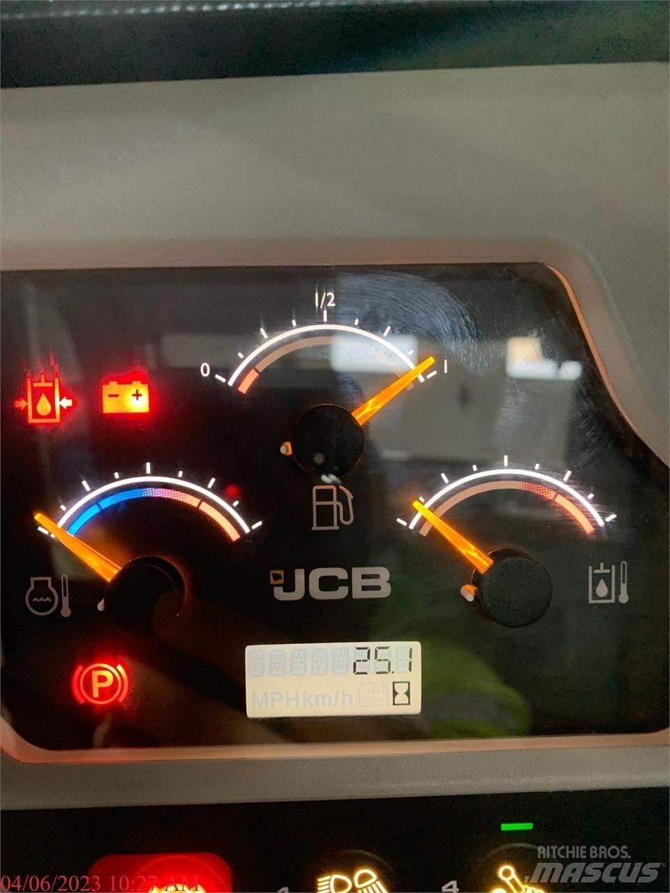 JCB 3TS-8W Šmykom riadené nakladače