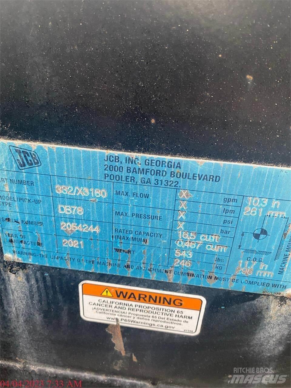 JCB 3TS-8W Šmykom riadené nakladače
