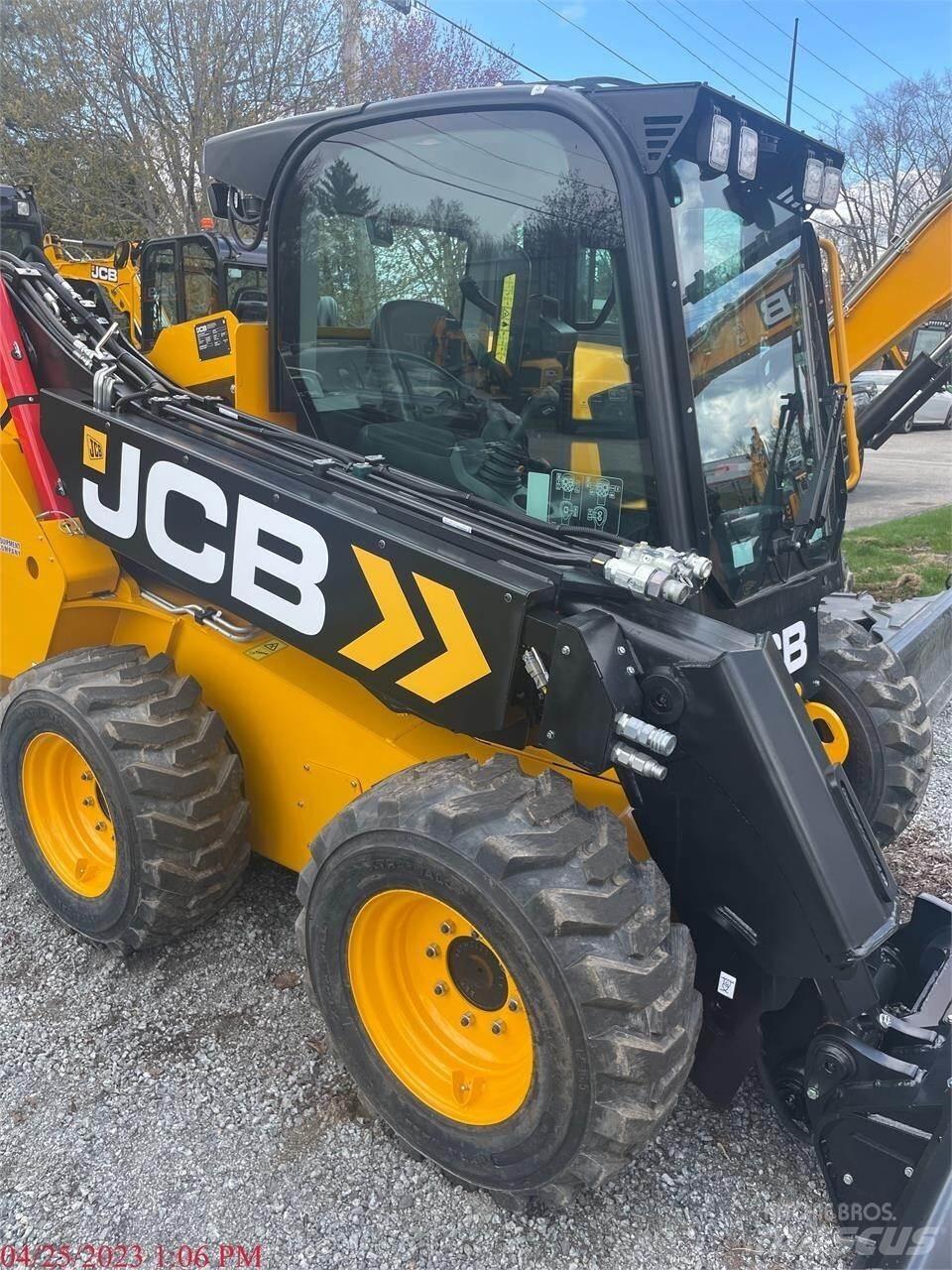 JCB 3TS-8W Šmykom riadené nakladače