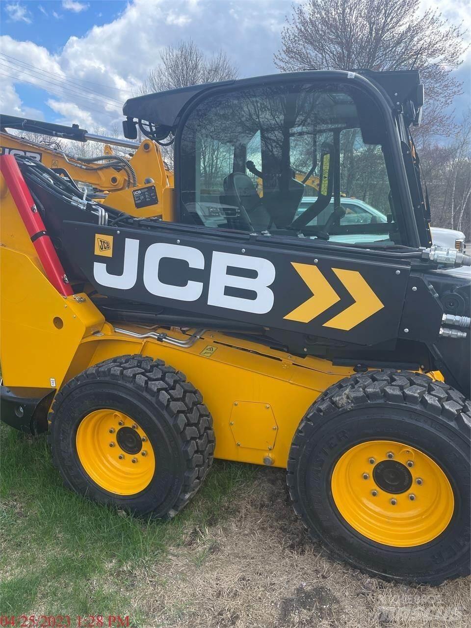 JCB 3TS-8W Šmykom riadené nakladače
