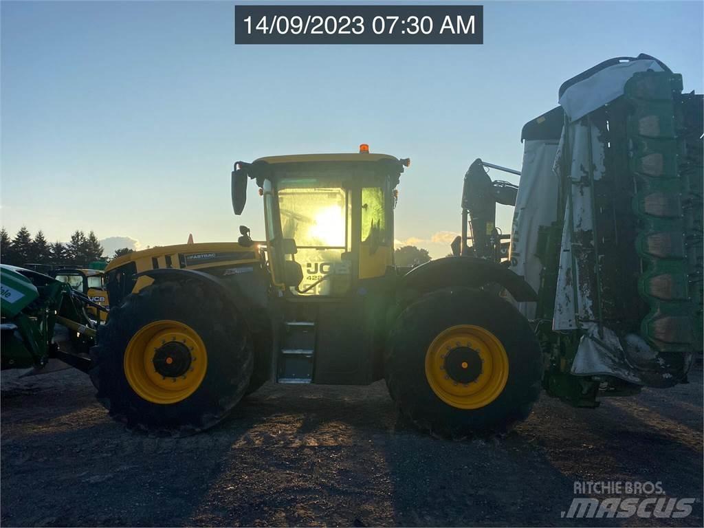 JCB FASTRAC 4220 Traktory