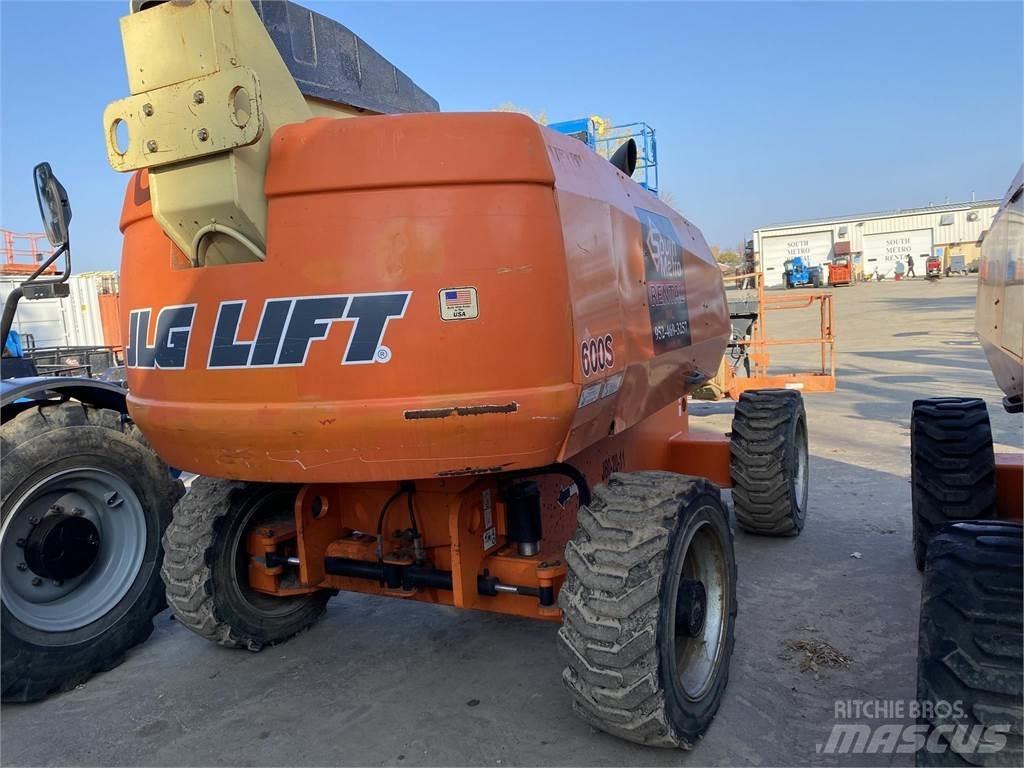 JLG 600S Teleskopické plošiny