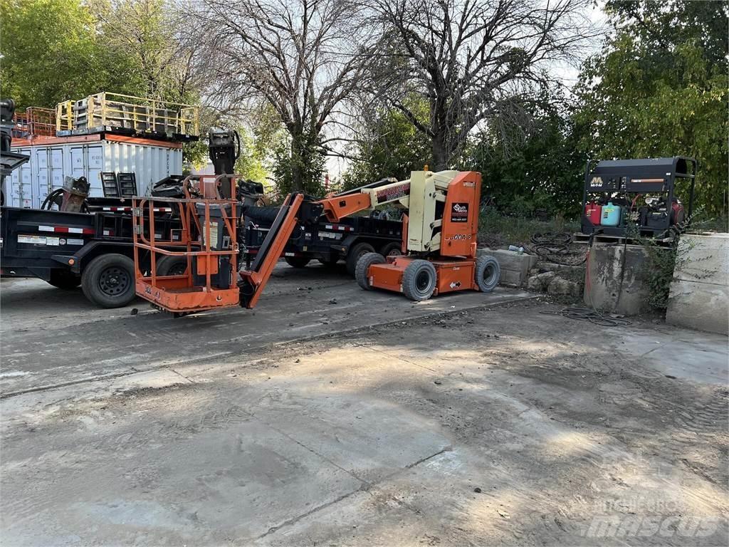 JLG E300AJP Kĺbové plošiny