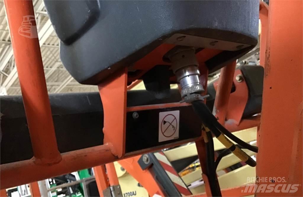 JLG TOUCAN 26E Vertikálne stĺpové výťahy