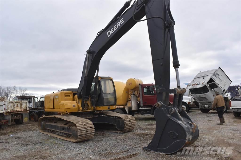 John Deere 270D LC Pásové rýpadlá