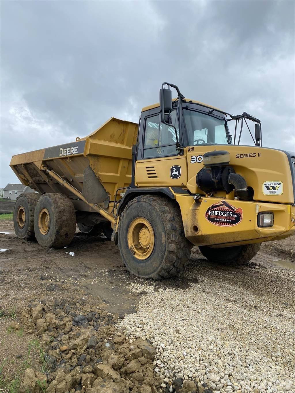 John Deere 300D Kĺbové nákladné autá