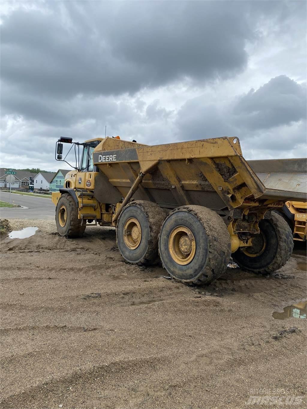 John Deere 300D Kĺbové nákladné autá