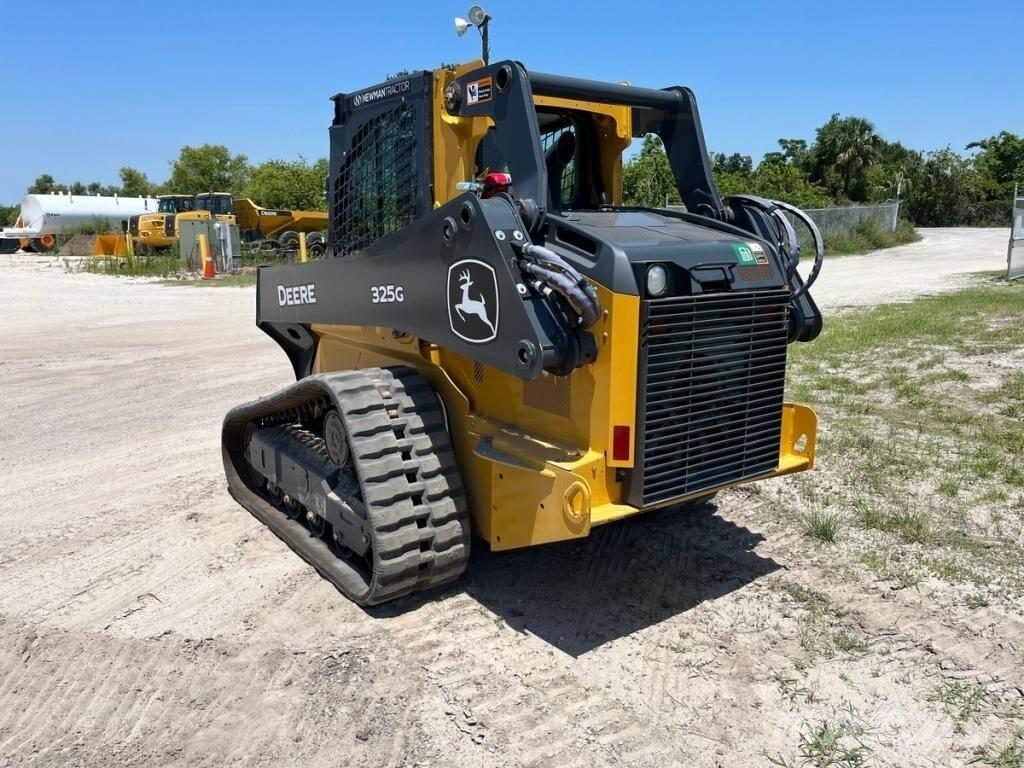 John Deere 325G Šmykom riadené nakladače