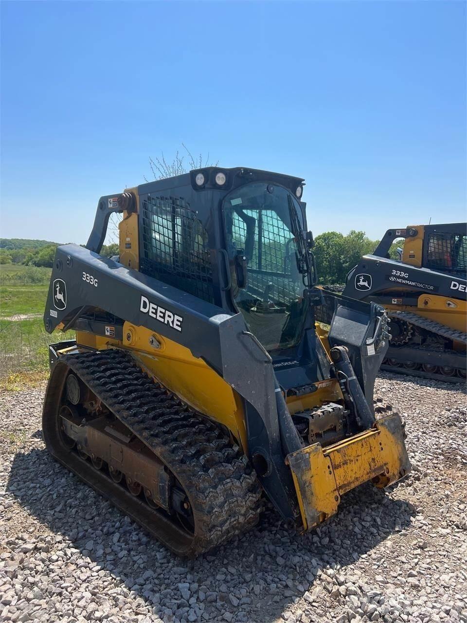 John Deere 333G Šmykom riadené nakladače