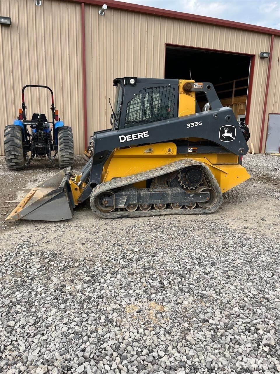 John Deere 333G Šmykom riadené nakladače
