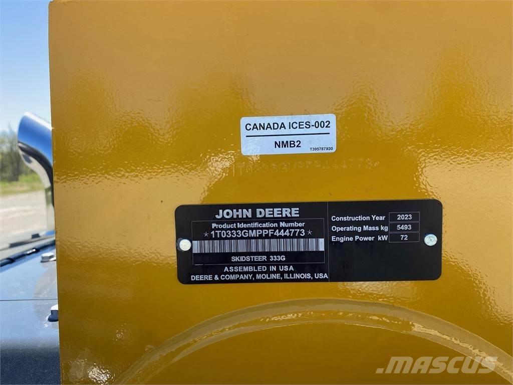 John Deere 333G Šmykom riadené nakladače