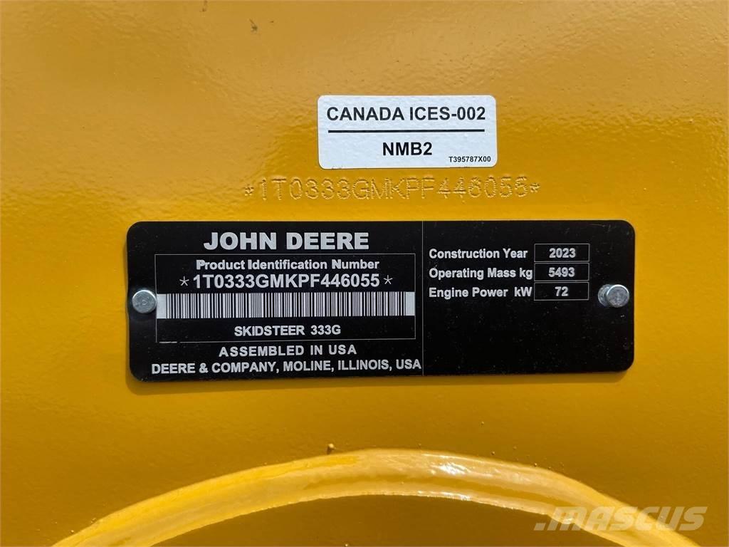 John Deere 333G Šmykom riadené nakladače
