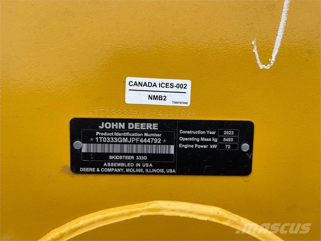 John Deere 333G Šmykom riadené nakladače