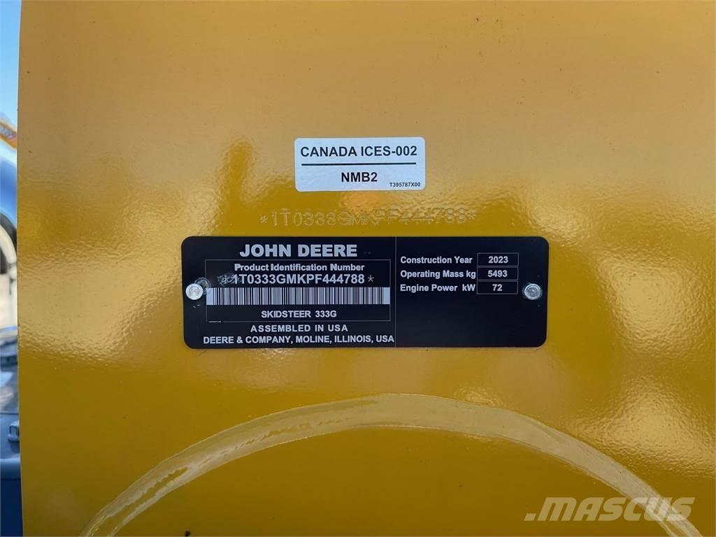John Deere 333G Šmykom riadené nakladače