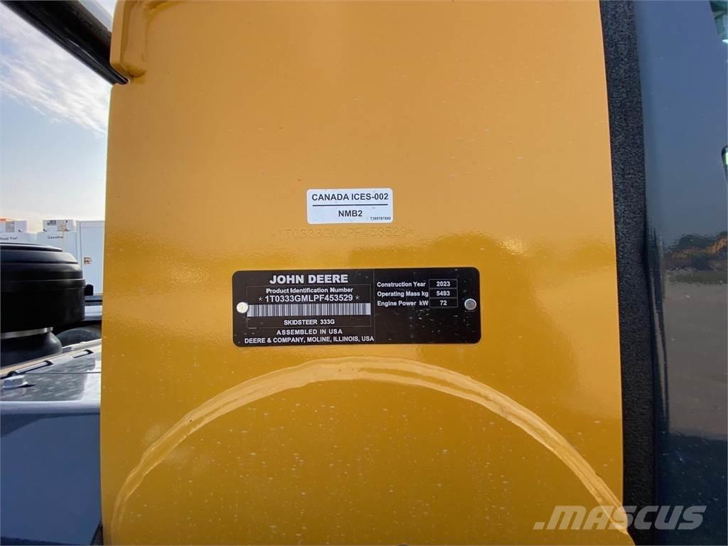 John Deere 333G Šmykom riadené nakladače